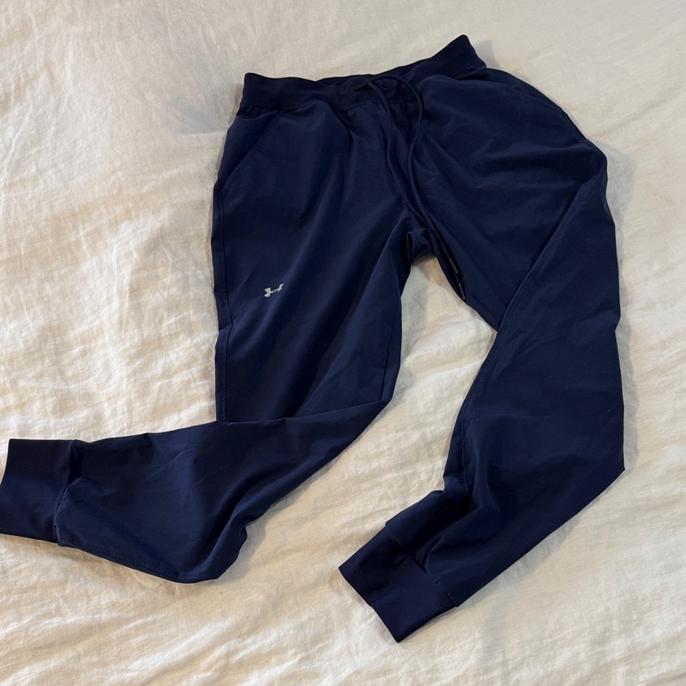 Under Armour navy womens woven workout pants, size XSS